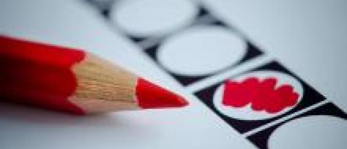 stem, rood potlood, kiezen